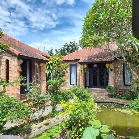 Tam Tinh Vien Homestay Hue Esterno foto