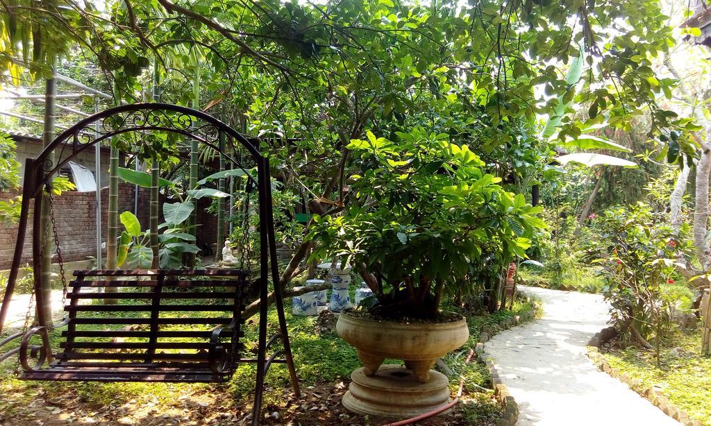 Tam Tinh Vien Homestay Hue Esterno foto