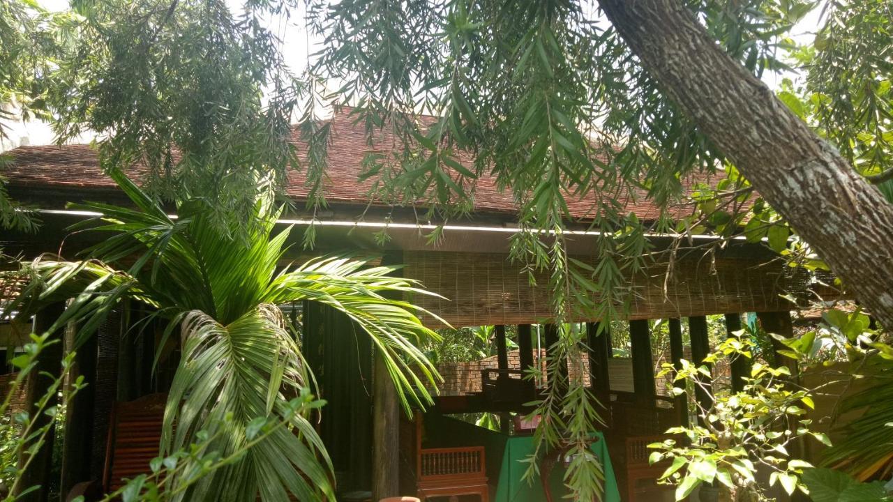 Tam Tinh Vien Homestay Hue Esterno foto