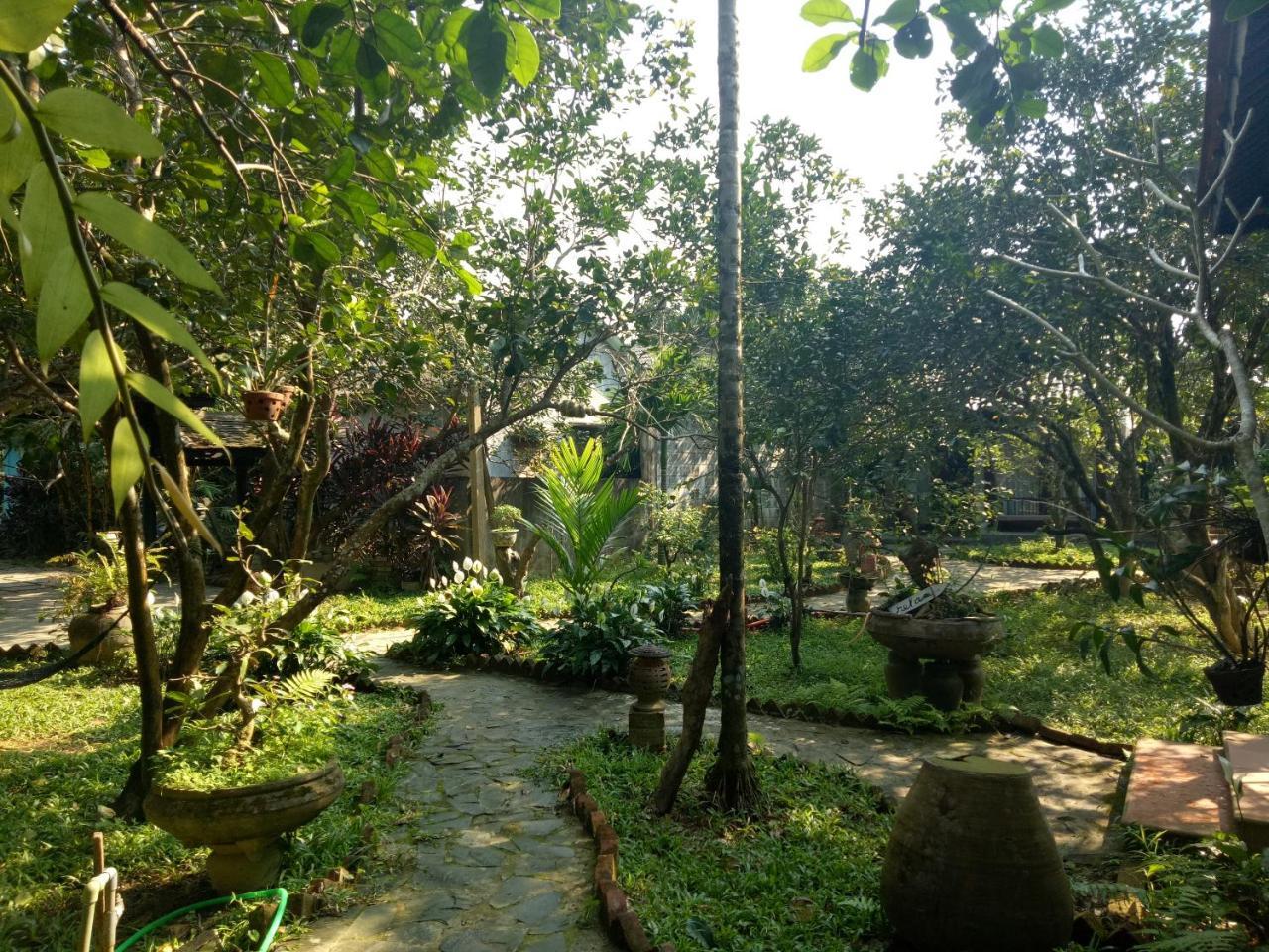 Tam Tinh Vien Homestay Hue Esterno foto